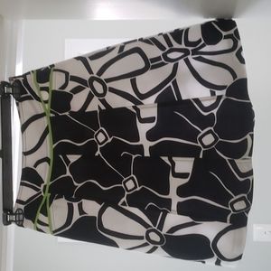 Ann Taylor black and white size 2 A- line skirt